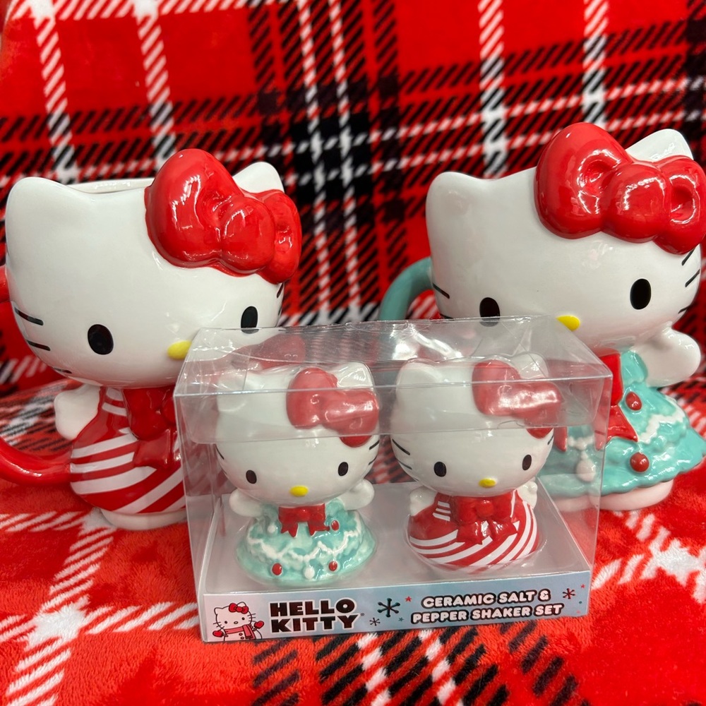 Hello Kitty Mug Salt Pepper Shaker Bundle